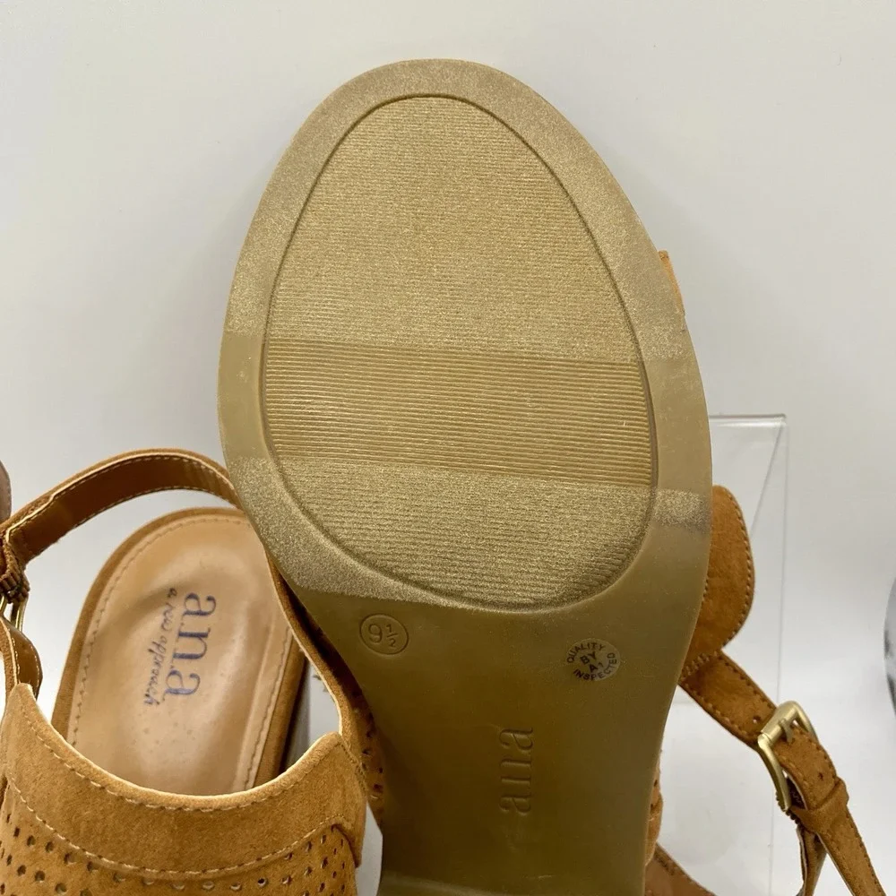 ANA Madelyn Wide Block Heel Sandals Cognac Vegan‎ Suede Womans 9.5 Peep Toe